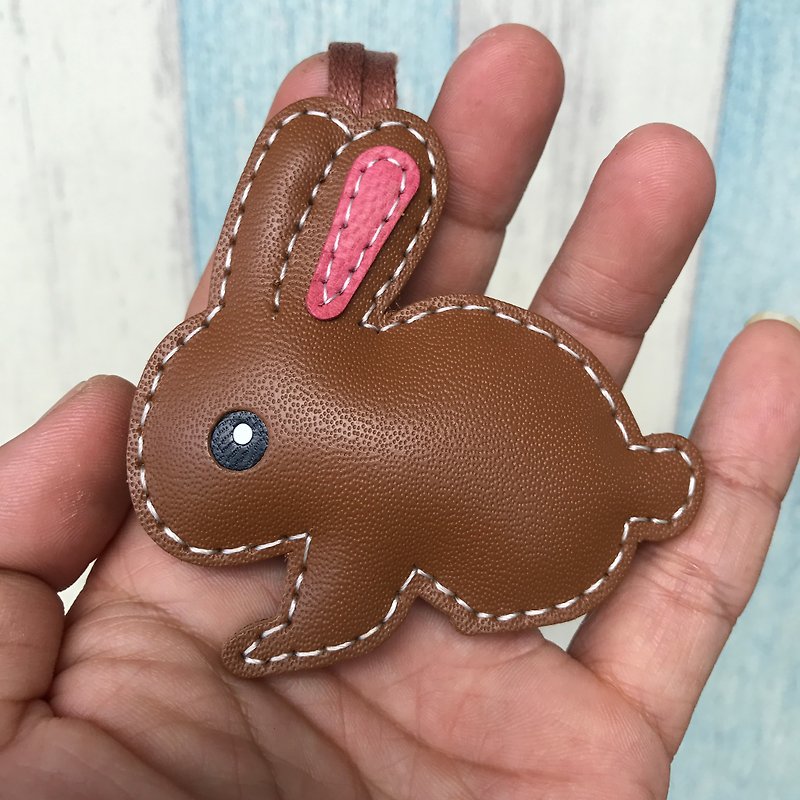 Healing small things handmade leather brown cute rabbit hand-stitched charm small size - พวงกุญแจ - หนังแท้ สีนำ้ตาล