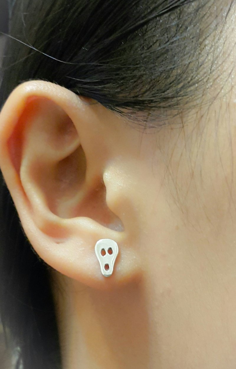 Halloween scared face sterling silver earrings (single) Trick or treat/hand made sterling silver/gift/souvenir/holiday - ต่างหู - โลหะ สีเงิน