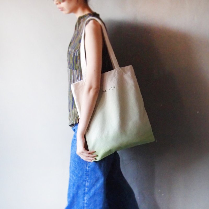 Three-layer green-canvas hand-dyed tote bag single back - Messenger Bags & Sling Bags - Cotton & Hemp Green