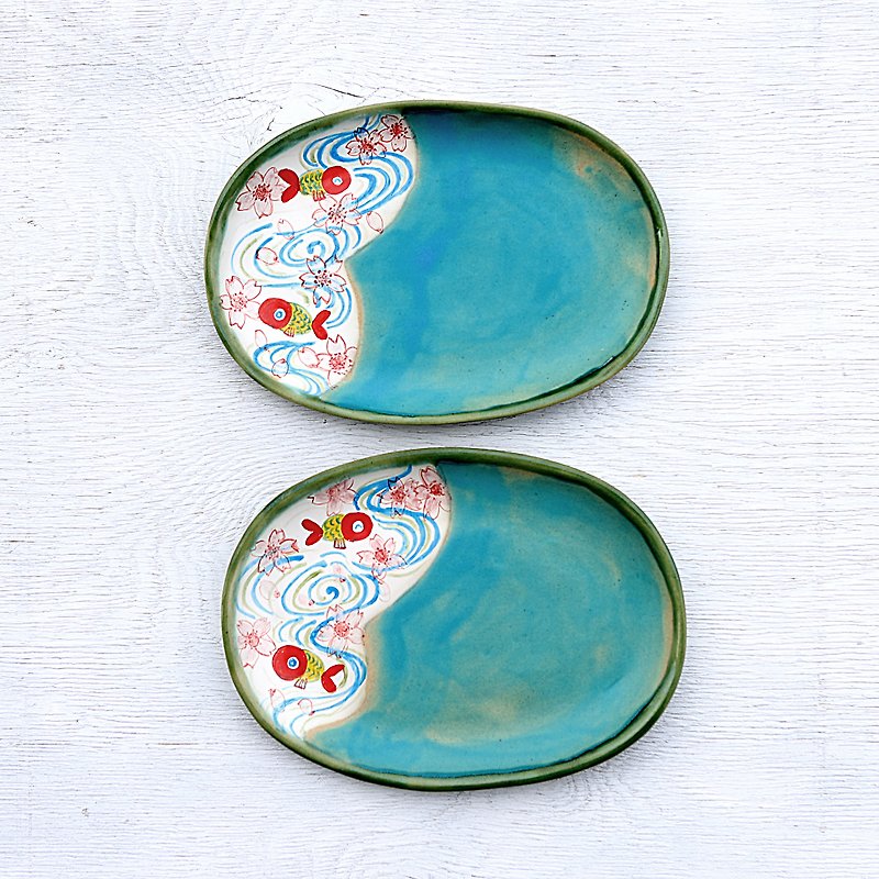 Turquoise glaze and goldfish painting oval plate - จานและถาด - ดินเผา สีน้ำเงิน