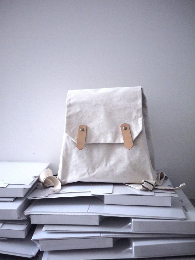 XX after the backpack No. 10 paraffin generated white - Backpacks - Cotton & Hemp White