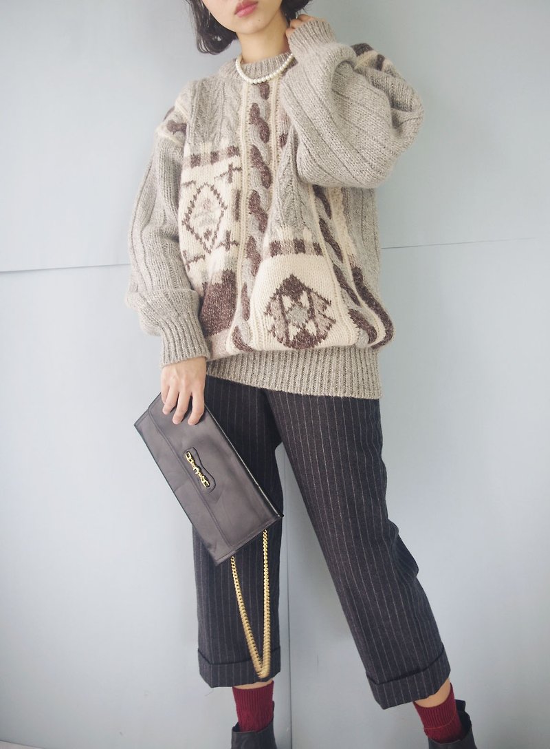 Treasure hunt vintage - gray geometric three-dimensional textured large sweater - สเวตเตอร์ผู้หญิง - ขนแกะ สีเทา