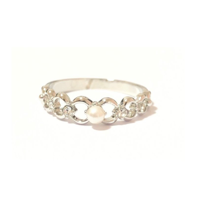 Pearl & Crystal Ring - 戒指 - 其他金屬 銀色