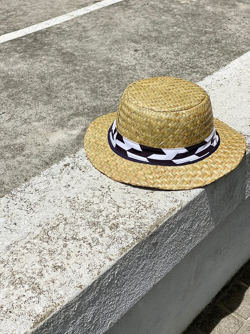 [Jinyuanxing X Rush Workshop] Thousand Birds Printed Rush Straw Hat (The same style as Minister Chen Shizhong) - Hats & Caps - Other Materials Khaki