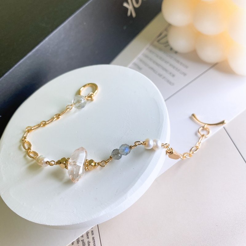 Mirror Shadow Diamond Gray Moonlight Natural Pearl Handmade Metal Wound OT Buckle Crystal Bracelet - สร้อยข้อมือ - คริสตัล สีส้ม