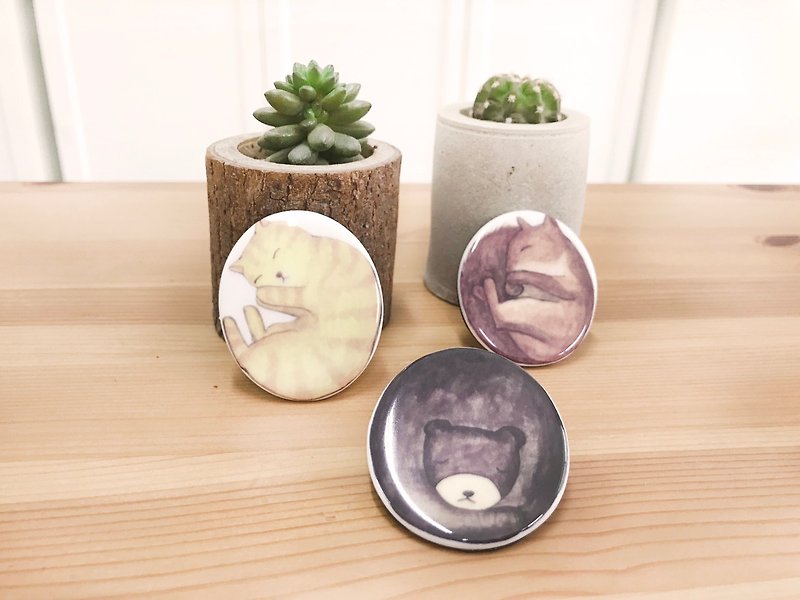《陶緣彩瓷》懶懶睡覺磁鐵（三入組） 熊熊/貓咪/松鼠/ 通過SGS - 花瓶/陶器 - 瓷 白色