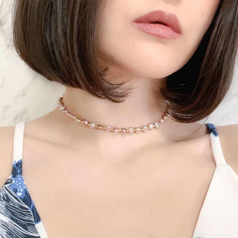 PI Today is a baroque freshwater pearl choker necklace SV254PI - สร้อยคอ - ไข่มุก สึชมพู