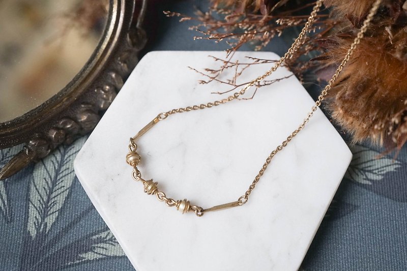 VINTAGE AVON Rolling Small Beads Vintage Necklace Necklace - สร้อยคอ - โลหะ สีทอง