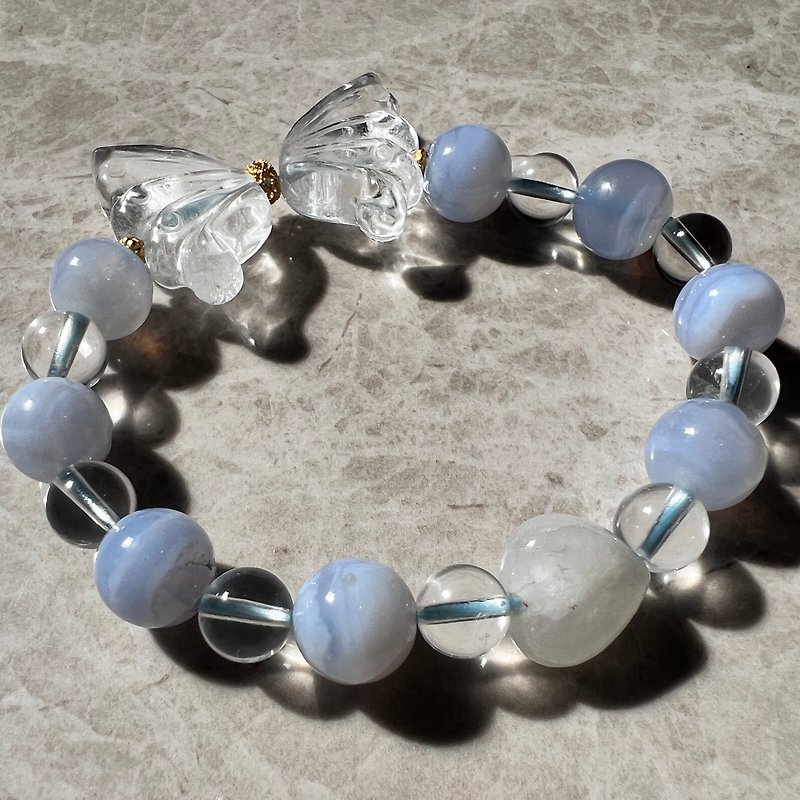 White Crystal Butterfly Blue Stone Snowflake Ghost Bracelet - สร้อยข้อมือ - คริสตัล สีน้ำเงิน