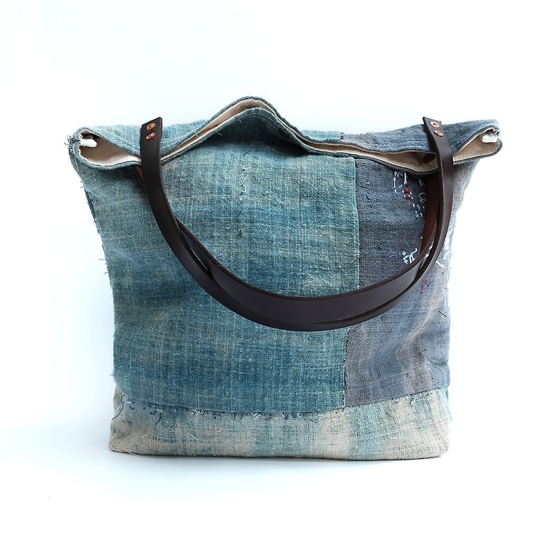 TOTE BAG VINTAGE Personality original retro DIY handmade one-shoulder environmental protection bag old cloth stitching - Handbags & Totes - Other Materials 