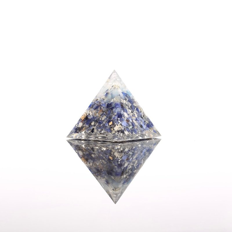 [Mother's Day Gift] [Mount Fuji] Blue Soda Stone Orgonite Pyramid Ornament Crystal Orgonite - ของวางตกแต่ง - เครื่องประดับพลอย สีน้ำเงิน