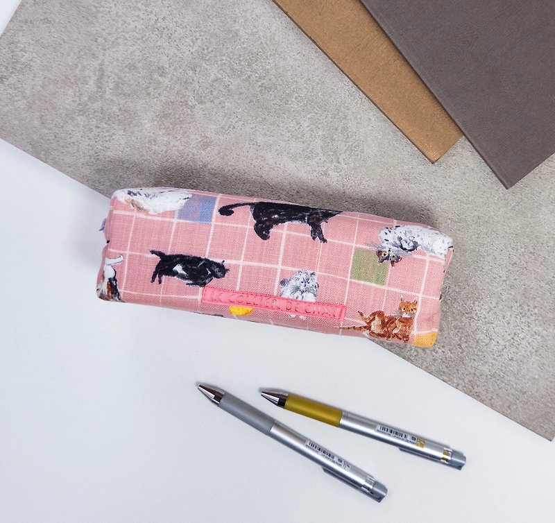 貓咪食卓 長型拉鍊 手作鉛筆盒- 粉色餐桌 - 筆盒/筆袋 - 棉．麻 白色