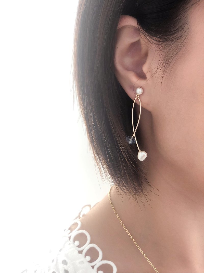 Handmade Earrings Natural Pearl / Crystal / Alloy / Winding Bridal Elegant - Earrings & Clip-ons - Pearl White