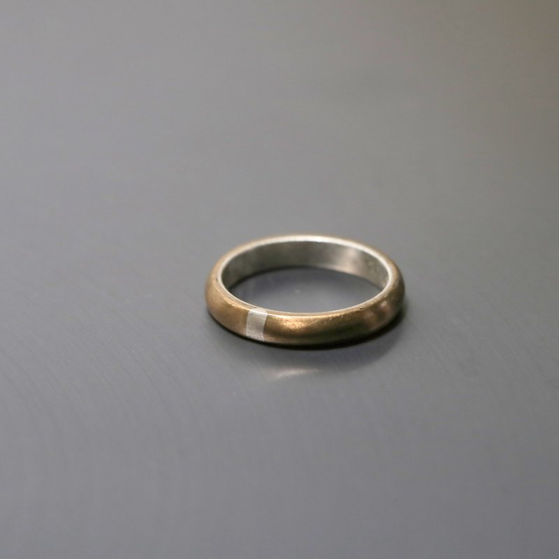 Stitching Series | Antique Bronze Half Round Ring - แหวนทั่วไป - โลหะ สีทอง