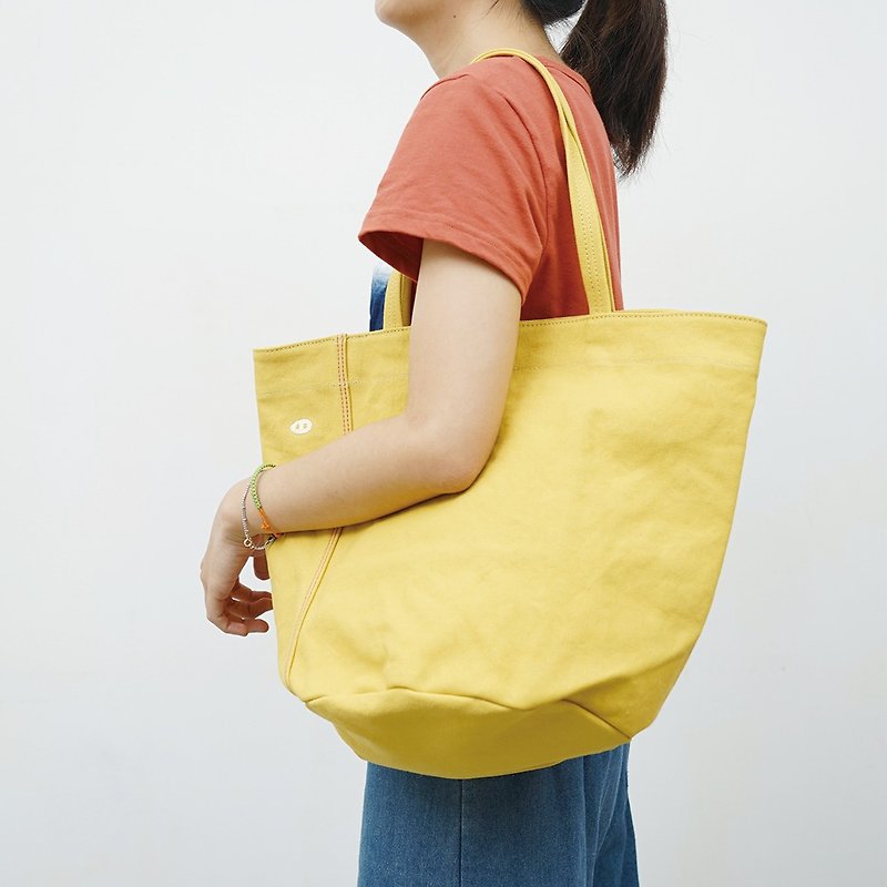 MOGU/Canvas Shoulder Tote Bag/Lemon Yellow/Small Cam - กระเป๋าแมสเซนเจอร์ - ผ้าฝ้าย/ผ้าลินิน สีเหลือง