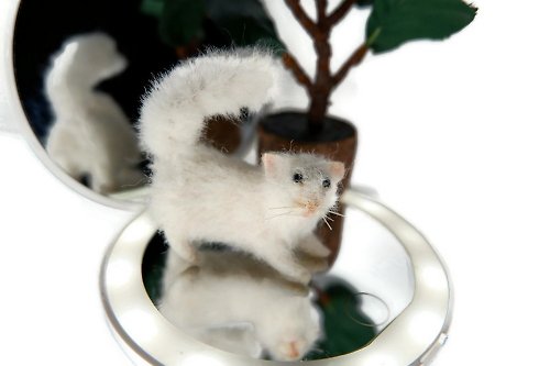 Mini animals from Anzhelika A little white cat for collectors, dollhouses and cat lovers.