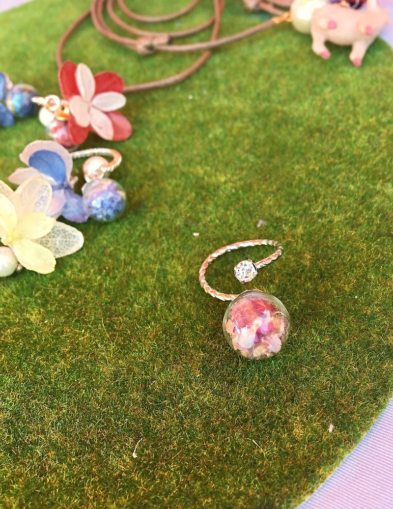 Dry flower glass ball Ring - แหวนทั่วไป - พืช/ดอกไม้ หลากหลายสี
