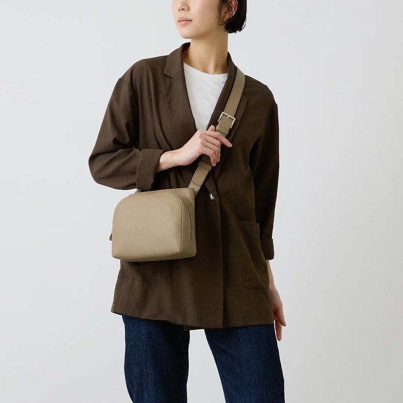 Sora 兩用斜背包 M-淺褐色 - 側背包/斜背包 - 真皮 卡其色