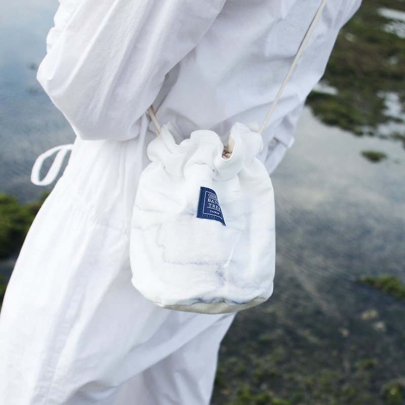 Side back bucket bag _ white marble pattern (in stock) - Messenger Bags & Sling Bags - Cotton & Hemp White