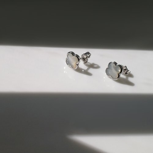 Bridal Secret Jewelry 姊妹禮物-幸運四葉草-珍珠貝配925純銀耳環