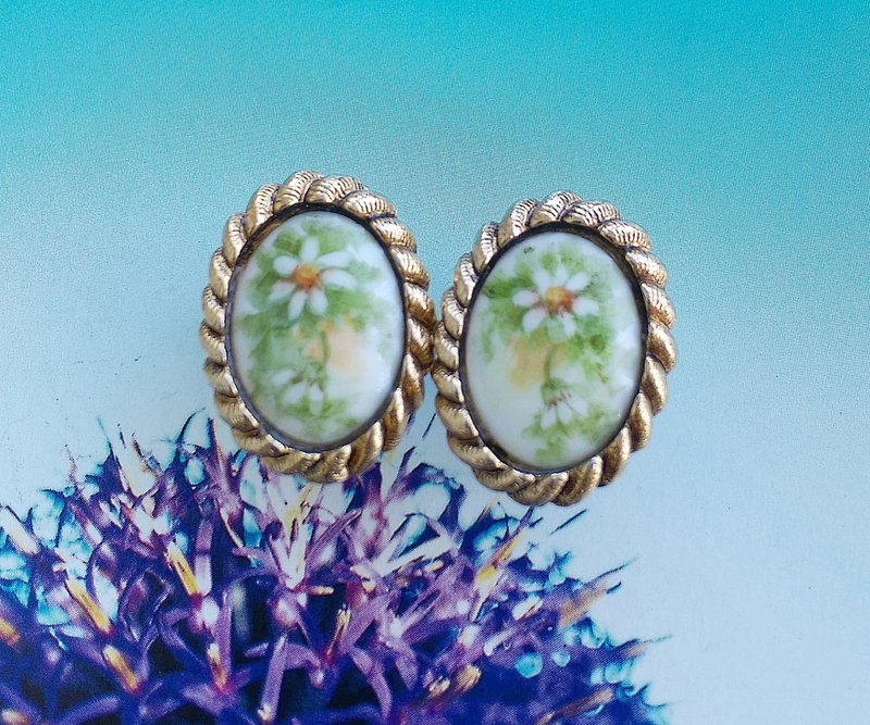 Vintage Jewelry 西洋古董飾品 雛菊手工手繪 清新 夾式耳環 - 耳環/耳夾/耳骨夾 - 其他材質 金色