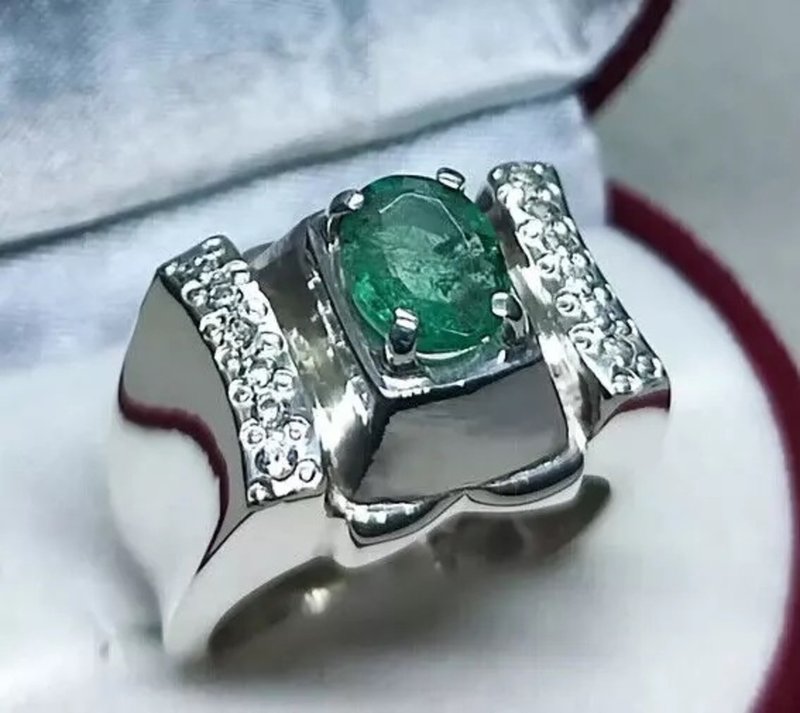 Natural Oval Cut 1.5 Ct Rich Green Zambian Emerald Unisex Engagement Ring jewlry - 戒指 - 寶石 綠色
