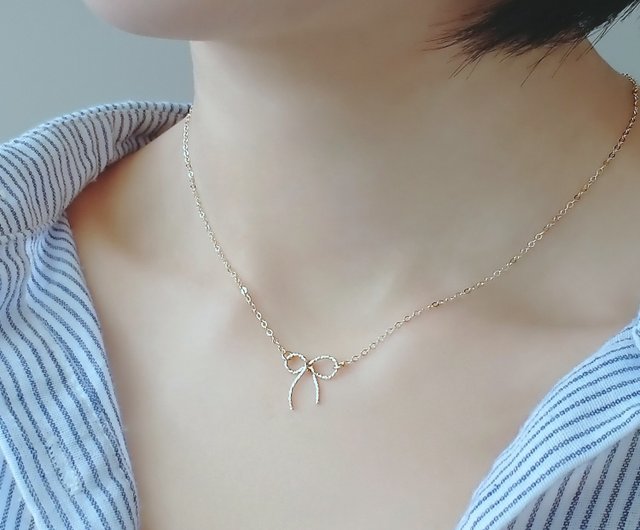 Tiny Bow Necklace