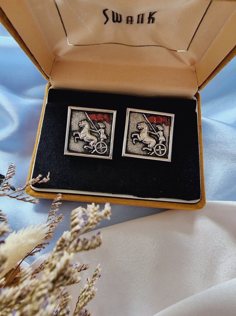 American Western antique jewelry / Swank holding a red flag Roman warrior retro cufflinks / men's jewelry - กระดุมข้อมือ - โลหะ 