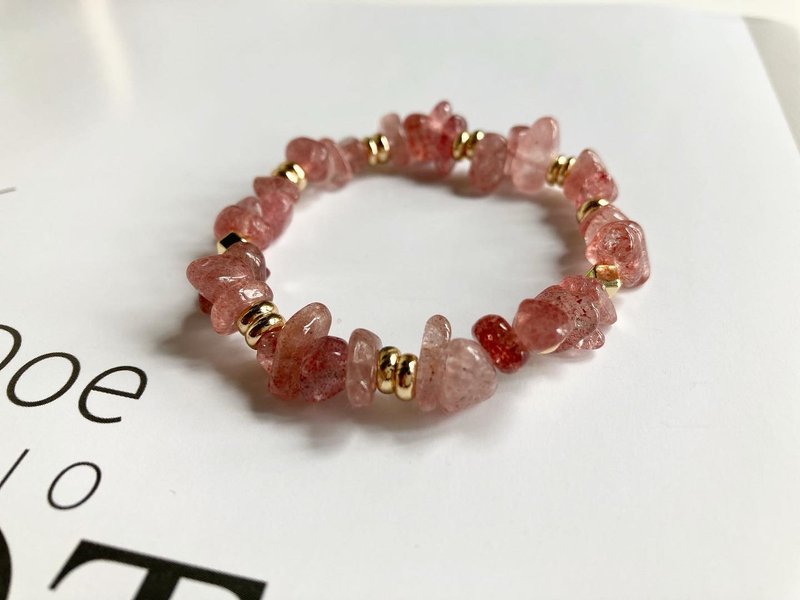 提升整體桃花運 脫單性價比之選隨形草莓晶手串 - 手鍊/手環 - 水晶 