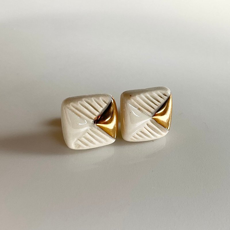 Earrings Pattern#1:Wh - 耳環/耳夾/耳骨夾 - 陶 白色