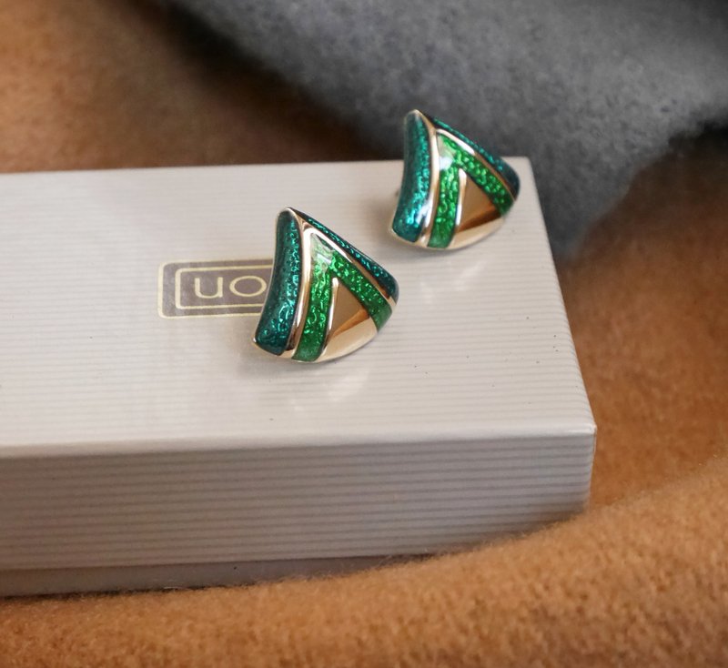 Old and good antique jewelry AVON green gold two-color enamel triangle needle earrings P561 - Earrings & Clip-ons - Other Metals Gold