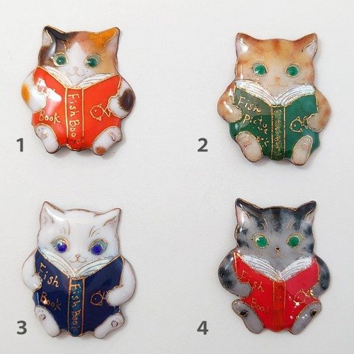 Uncle Z, Cloisonne enamel studio 読書の秋 ねこの七寶焼ミニブローチ