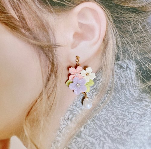 shiro フラワーピアス、ボディフラワー、パールシールセット shiro フラワーピアス、ボディフラワー、パールシールセット