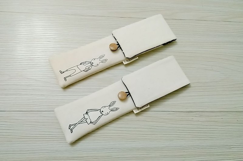 Eco-friendly tableware storage bag combination chopsticks special double-layer chopsticks bag hand-painted rabbit 2pcs - ช้อนส้อม - ผ้าฝ้าย/ผ้าลินิน 