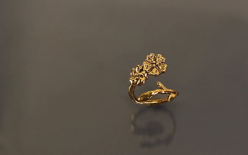 花系列-雙質感櫻花開口黃銅戒 - 戒指 - 銅/黃銅 紅色