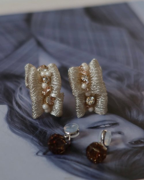 vingt-six 尼斯南方星辰水晶耳環/夾式可