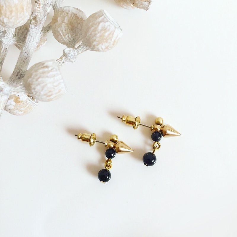 Occasionally a little personality Bronze earrings black onyx version (one pair) - ต่างหู - ทองแดงทองเหลือง สีทอง