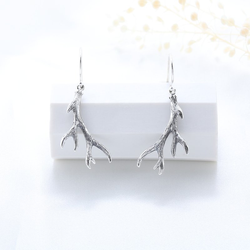 【Angel & Me】Deer Antler s925 sterling silver earrings Christmas gift - Earrings & Clip-ons - Sterling Silver Silver