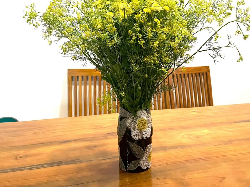 花。紋陶製造型花瓶(售完再製款)_陶製花器花皿 - 花瓶/花器 - 陶 黑色