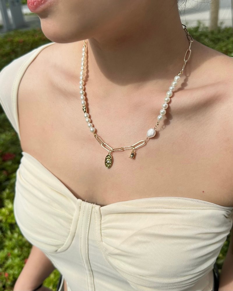 【Handcrafted Design】Celestial Bodies-Sun, Moon, Stars Natural Pearl Necklace - Necklaces - Pearl Gold