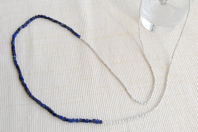 Resale x4 Lapis lazuli and gray pearl long necklace - สร้อยคอ - เครื่องประดับพลอย สีน้ำเงิน