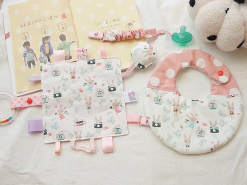 Pon Baby。愛手作。 六重紗口水巾 安撫巾 手搖鈴可拆下 奶嘴鍊 彌月禮盒 照相兔兔款
