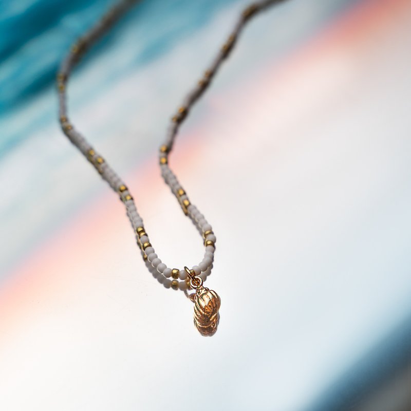 阿囉哈來去夏威夷珍珠白項鍊 Aloha Hawaiian Necklace - 項鍊 - 銅/黃銅 金色