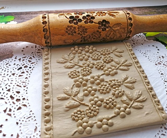 Embossed rolling pin, engraved rolling pin, with bees