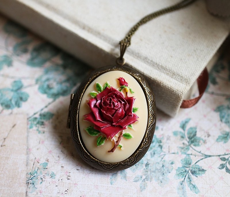 Red Rose Cameo Oval Locket Necklace - Necklaces - Other Metals Red