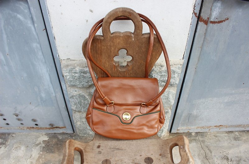 B102 (Vintage leather bag) (Made in Italy) CICCARELLO brown with delicate red check lining shoulder bag - กระเป๋าแมสเซนเจอร์ - หนังแท้ สีนำ้ตาล