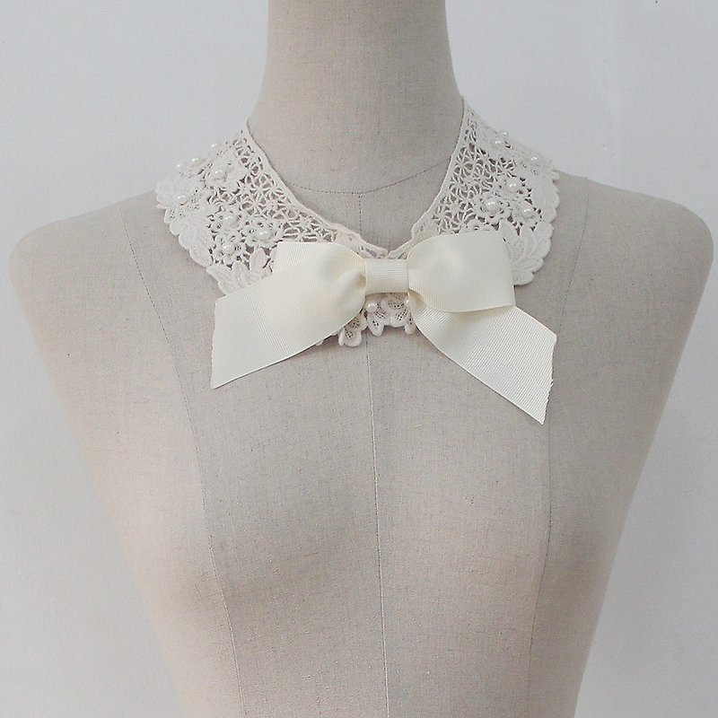 Ivory Ribbon detachable collar Lace pearl fake collar - Necklaces - Thread White