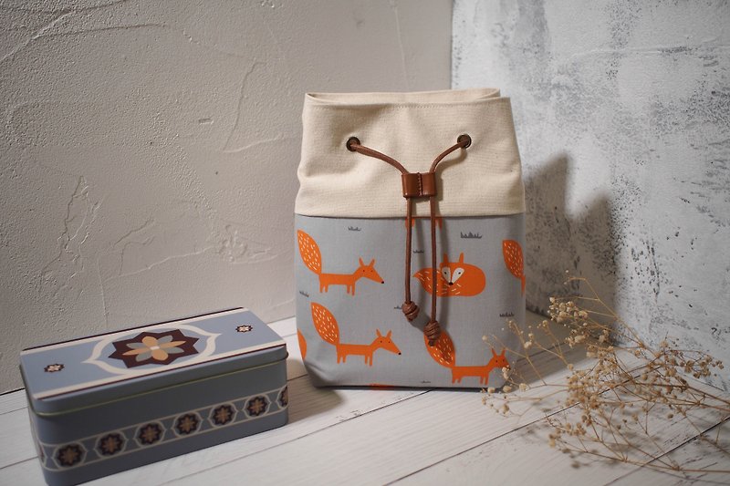 Traveler series cross-body bag/bucket bag/limited handmade bag/gray fox/pre-order - Messenger Bags & Sling Bags - Cotton & Hemp Gray