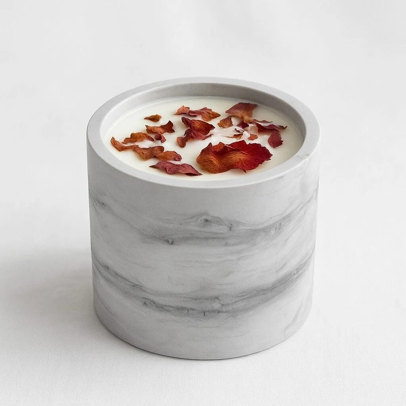 Calm Retreat 檀香白麝香琥珀大豆手工陶罐香氛蠟燭 250g - 香氛蠟燭/燭台 - 黏土 銀色