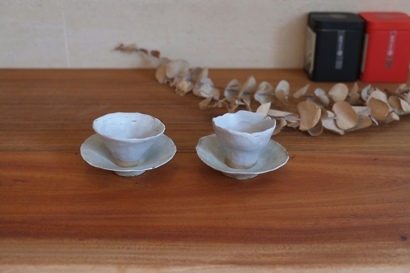 Hand/thinking on the cup - Teapots & Teacups - Pottery White